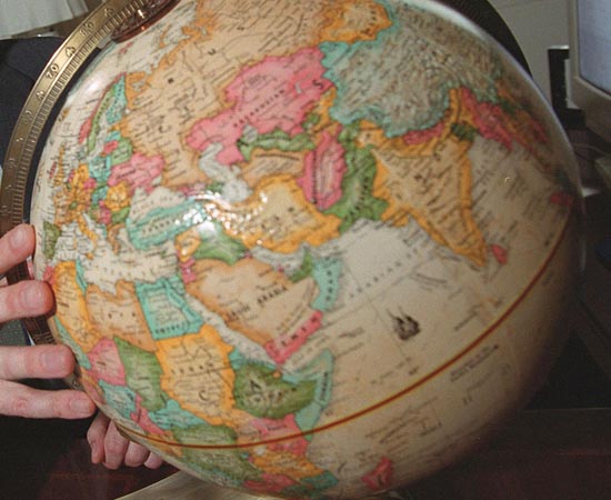 CARTOGRAFIA - Estude sobre mapas, coordenadas geográficas, fusos horários, meridianos, paralelos, longitudes e latitudes. CARTOGRAFIA - Estude sobre mapas, coordenadas geográficas, fusos horários, meridianos, paralelos, longitudes e latitudes.
