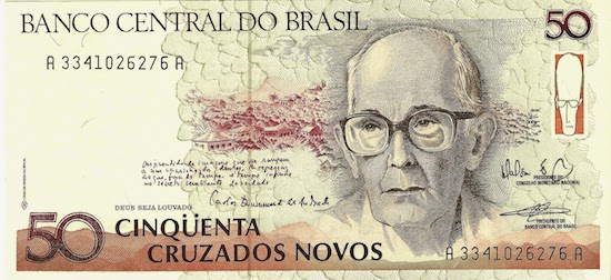 Apenas três anos após o lançamento do Cruzado, em 1989, a hiperinflação da época exigiu outro corte de zeros. Era a vez do Cruzado Novo entrar em cena, valendo mil cruzados.