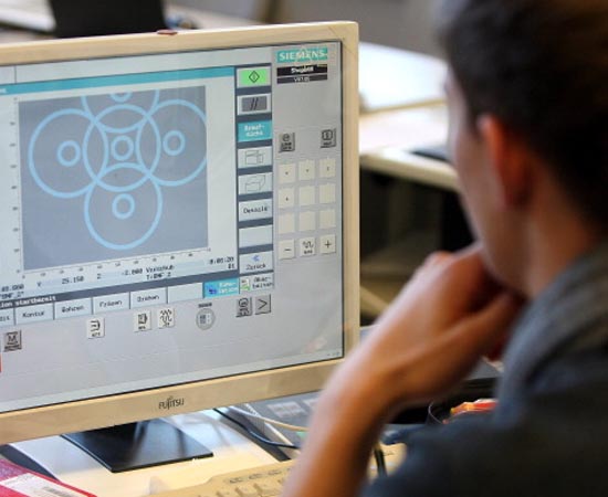 GESTÃO DE INFORMAÇÃO - São as técnicas e os conhecimentos usados em coleta, processamento, armazenagem e distribuição de informações. GESTÃO DE INFORMAÇÃO - São as técnicas e os conhecimentos usados em coleta, processamento, armazenagem e distribuição de informações.