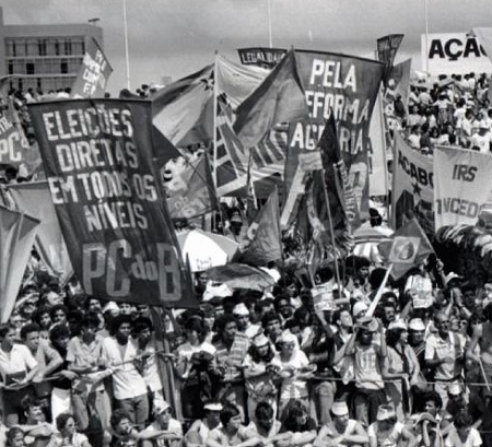Um slogan triste. Em 1970, o Brasil conheceu o Ame-o ou deixe-o. Em tom de ameaça, o governo chamava quem estava contente para o seu lado, mas deixava claro qual deveria ser o caminho da oposição. (Foto: Wikimedia Commons) Um slogan triste. Em 1970, o Brasil conheceu o Ame-o ou deixe-o. Em tom de ameaça, o governo chamava quem estava contente para o seu lado, mas deixava claro qual deveria ser o caminho da oposição. (Foto: Wikimedia Commons)