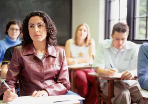 Faculdade de Economia da USP perde professores e revê grade curricular