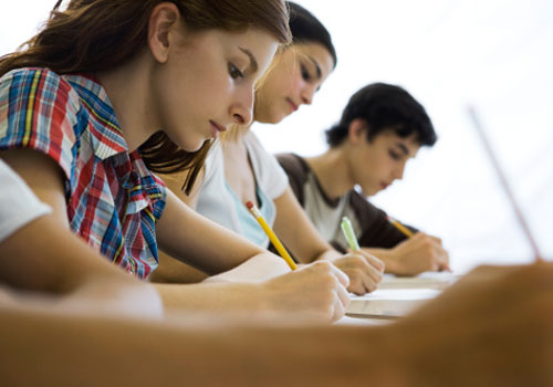 Devido à greve nas universidades federais, aprovados na UFC fazem matrícula pela internet