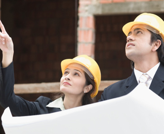 É o ramo da engenharia que projeta, gerencia e executa obras como casas, edifícios, pontes, viadutos, estradas, barragens, canais e portos. Foto: Getty Images É o ramo da engenharia que projeta, gerencia e executa obras como casas, edifícios, pontes, viadutos, estradas, barragens, canais e portos. Foto: Getty Images