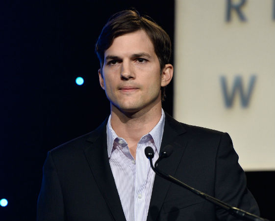 Motivado pelo desejo de encontrar uma cura para a doença de coração de seu irmão, Ashton Kutcher chegou a estudar engenharia bioquímica na Universidade de Iowa. Mas ele foi convidado por um olheiro para participar de um concurso de modelos, ganhou e o resto você pode imaginar