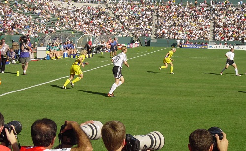 Se você ama fotografia, que tal se especializar em esporte? É preciso muito talento e habilidade para conseguir as melhores fotos de partidas de futebol e eventos como a Copa. (Foto: Creative Commons)