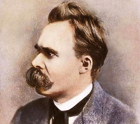 Friedrich Nietzche criticou os valores morais defendidos por Sócrates, atacou a crença da realidade imutável e estimulou a confiança no senso comum como uma forma eficaz de entender o mundo. (Foto: Wikimedia Commons)