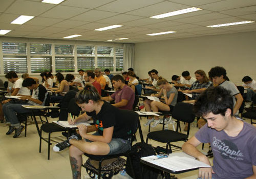 Fuvest encerra hoje (12) processo de reescolha de curso