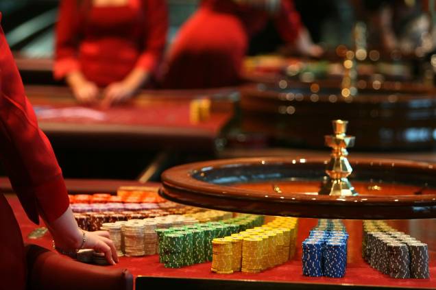 Engenharia e Design do Entretenimento - O curso ensina desde a arte e o negócio da indústria do entretenimento até o aparelhamento mecânico necessário para os jogos. Ele é oferecido pela Universidade de Nevada, em Las Vegas, onde não faltam cassinos para os alunos botarem em prática o que foi visto em sala de aula. Engenharia e Design do Entretenimento - O curso ensina desde a arte e o negócio da indústria do entretenimento até o aparelhamento mecânico necessário para os jogos. Ele é oferecido pela Universidade de Nevada, em Las Vegas, onde não faltam cassinos para os alunos botarem em prática o que foi visto em sala de aula.