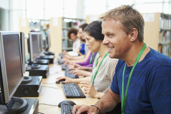 É fundamental que a instituição de ensino tenha um bom canal de comunicação com os alunos. Os alunos de todos os cursos EaD devem poder tirar dúvidas sobre o conteúdo estudado e ainda resolver eventuais problemas de acesso à plataforma de ensino utilizada. É fundamental que a instituição de ensino tenha um bom canal de comunicação com os alunos. Os alunos de todos os cursos EaD devem poder tirar dúvidas sobre o conteúdo estudado e ainda resolver eventuais problemas de acesso à plataforma de ensino utilizada.