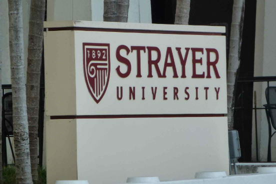 Atualmente parte da Strayer University, o Jack Welch Management Institute foi fundado por Jack Welch, ex-CEO da General Electric, em 2009. A instituição oferece cursos de Master in Business Administration (MBA) online focados especialmente para quem trabalha. Sua sede física fica próxima a Washington D.C., nos Estados Unidos. (Imagem: Wikimedia Commons) Atualmente parte da Strayer University, o Jack Welch Management Institute foi fundado por Jack Welch, ex-CEO da General Electric, em 2009. A instituição oferece cursos de Master in Business Administration (MBA) online focados especialmente para quem trabalha. Sua sede física fica próxima a Washington D.C., nos Estados Unidos. (Imagem: Wikimedia Commons)