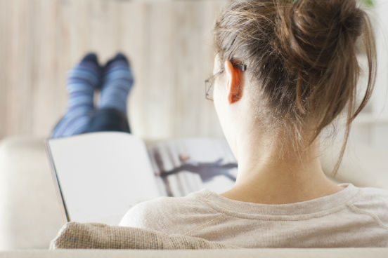 Por ativar tanto a visão como a audição, ler em voz alta potencializa a assimilação e memorização do conteúdo do texto. Além disso, a concentração geralmente é mais intensa quando se lê em voz alta. Por ativar tanto a visão como a audição, ler em voz alta potencializa a assimilação e memorização do conteúdo do texto. Além disso, a concentração geralmente é mais intensa quando se lê em voz alta.