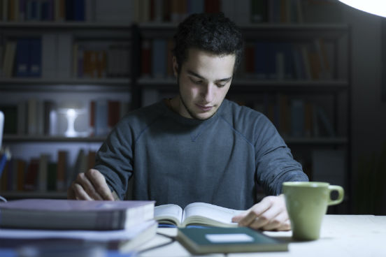 Não basta simplesmente passar os olhos por um texto para compreendê-lo e aprender alguma coisa a partir dessa leitura. Por isso, além de ler com atenção é preciso fazer uma auto-avaliação do que você aprendeu: existem termos que você leu e não entendeu? Alguma dúvida ficou sem resposta? A partir disso, você pode buscar novas fontes para complementar ainda mais o seu aprendizado. Não basta simplesmente passar os olhos por um texto para compreendê-lo e aprender alguma coisa a partir dessa leitura. Por isso, além de ler com atenção é preciso fazer uma auto-avaliação do que você aprendeu: existem termos que você leu e não entendeu? Alguma dúvida ficou sem resposta? A partir disso, você pode buscar novas fontes para complementar ainda mais o seu aprendizado.