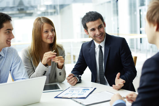 Outra conquista para os cidadãos do bloco é o direito de trabalhar em qualquer país do Mercosul. Um cidadão pode contribuir para a Previdência do outro país e até se aposentar por ele. (Imagem: Thinkstock) Outra conquista para os cidadãos do bloco é o direito de trabalhar em qualquer país do Mercosul. Um cidadão pode contribuir para a Previdência do outro país e até se aposentar por ele. (Imagem: Thinkstock)