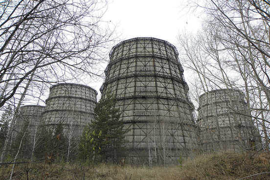 <strong>Seversk (Rússia). </strong>Em 1993, uma explosão na usina Tomsk-7, que ficava em uma cidade secreta da Sibéria Ocidental, formou uma grande nuvem radioativa na região. O número de vítimas do acidente é desconhecido. A cidade, que hoje leva o nome de Seversk, atualmente é fechada e só pode ser visitada a convite. <strong>Seversk (Rússia). </strong>Em 1993, uma explosão na usina Tomsk-7, que ficava em uma cidade secreta da Sibéria Ocidental, formou uma grande nuvem radioativa na região. O número de vítimas do acidente é desconhecido. A cidade, que hoje leva o nome de Seversk, atualmente é fechada e só pode ser visitada a convite.