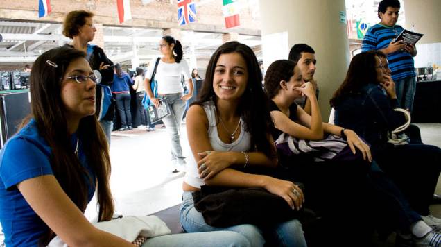 Alunos consideraram tema de redação, feita na parte da manhã, tranquilo Alunos consideraram tema de redação, feita na parte da manhã, tranquilo