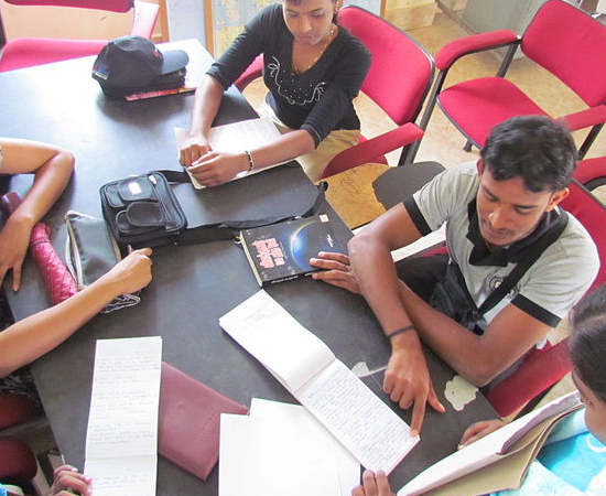 PRODUÇÃO DE EVENTOS - Esse tecnólogo planeja, desenvolve e organiza eventos e projetos socioculturais ou de lazer ligados a artes, ciências ou esportes. O profissional pode prestar serviços para empresas que atuam em várias localidades. PRODUÇÃO DE EVENTOS - Esse tecnólogo planeja, desenvolve e organiza eventos e projetos socioculturais ou de lazer ligados a artes, ciências ou esportes. O profissional pode prestar serviços para empresas que atuam em várias localidades.