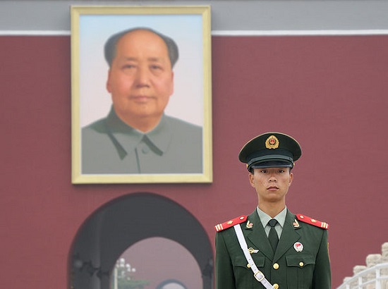 Entre 1958 e 1961, o governo da República Popular da China tentou desenvolver a indústria e a economia do país. Esse programa foi chamado de O Grande Salto Para Frente, que obrigou milhões de chineses a abandonarem suas plantações de subsistência para trabalharem em fazendas coletivas e indústrias do Estado. (Foto: Wikimedia Commons) Entre 1958 e 1961, o governo da República Popular da China tentou desenvolver a indústria e a economia do país. Esse programa foi chamado de O Grande Salto Para Frente, que obrigou milhões de chineses a abandonarem suas plantações de subsistência para trabalharem em fazendas coletivas e indústrias do Estado. (Foto: Wikimedia Commons)