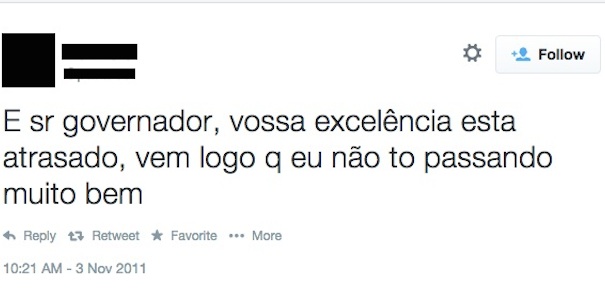 Ocorre quando a concordância na frase não se dá com o termo expresso, mas com algo que está subentendido. Por exemplo, o adjetivo atrasado está no masculino ainda que o termo Vossa Excelência seja feminino, subentendendo-se que o interlocutor é homem.