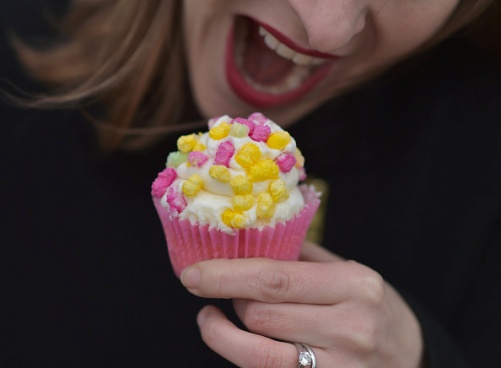 <strong>9 - Comida de mãe. </strong>Esta é uma perdição que pouca gente comenta. Fulana, vem aqui comer o bolo, avisa sua mãe. Cinco minutos depois: Fulana, comprei sorvete. Família é a melhor coisa do mundo, mas equilibre o convívio com a sua rotina de estudos. Desta forma, ninguém sai perdendo. <strong>9 - Comida de mãe. </strong>Esta é uma perdição que pouca gente comenta. Fulana, vem aqui comer o bolo, avisa sua mãe. Cinco minutos depois: Fulana, comprei sorvete. Família é a melhor coisa do mundo, mas equilibre o convívio com a sua rotina de estudos. Desta forma, ninguém sai perdendo.