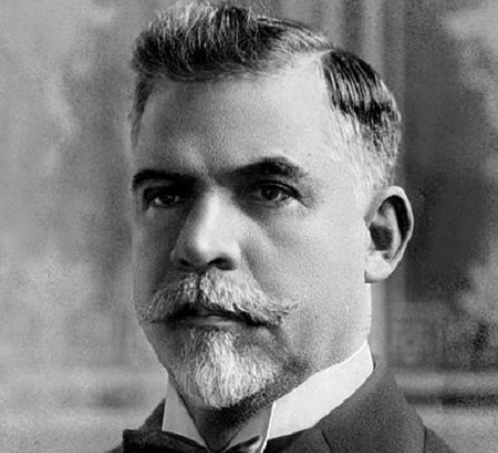 Com a chegada dos carros e da indústria automobilística, o fim da hegemonia agrícola era inevitável. Isso foi percebido pelo presidente Washington Luís que, em 1926, soltou a frase Governar é abrir estradas. (Foto: Wikimedia Commons) Com a chegada dos carros e da indústria automobilística, o fim da hegemonia agrícola era inevitável. Isso foi percebido pelo presidente Washington Luís que, em 1926, soltou a frase Governar é abrir estradas. (Foto: Wikimedia Commons)