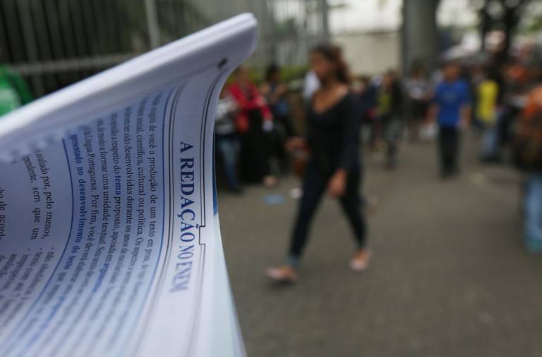 Estudantes aguardam para realizar a prova do Enem, em São Paulo (Ricardo Matsukawa/VEJA.com)