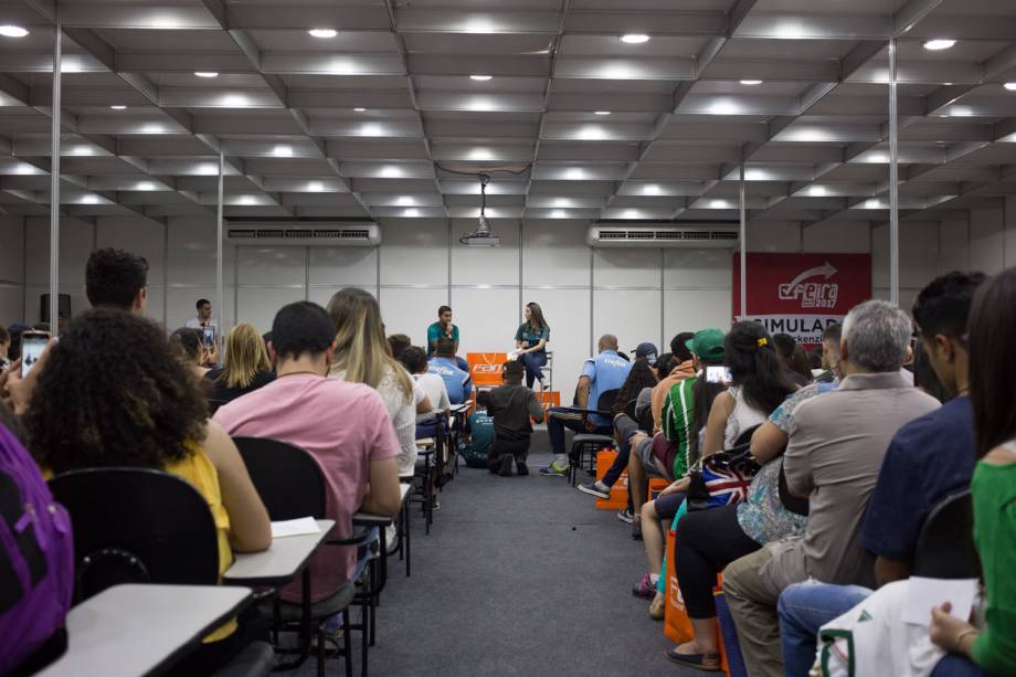 A Feira Guia do Estudante 2017 rolou entre os dias 14 e 16 de setembro no Anhembi, em São Paulo. Os visitantes puderam conferir palestras, simulados, jogos, testes vocacionais, dicas de estudo, orientação vocacional, informações de cursos no exterior, dicas de financiamento estudantil, oficinas profissionais e muito mais. A Feira Guia do Estudante 2017 rolou entre os dias 14 e 16 de setembro no Anhembi, em São Paulo. Os visitantes puderam conferir palestras, simulados, jogos, testes vocacionais, dicas de estudo, orientação vocacional, informações de cursos no exterior, dicas de financiamento estudantil, oficinas profissionais e muito mais.