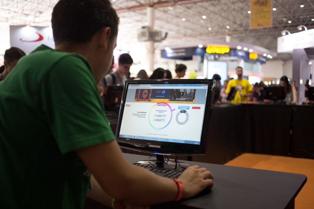 Vídeo: Como foi a Feira Guia do Estudante 2017