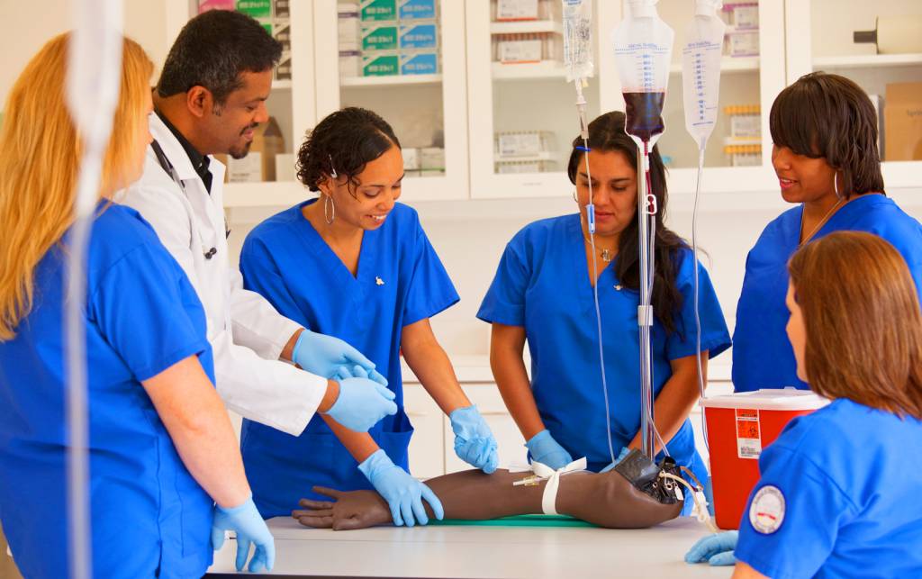 Conheça os 6 cursos de Medicina que tiveram nota máxima do MEC