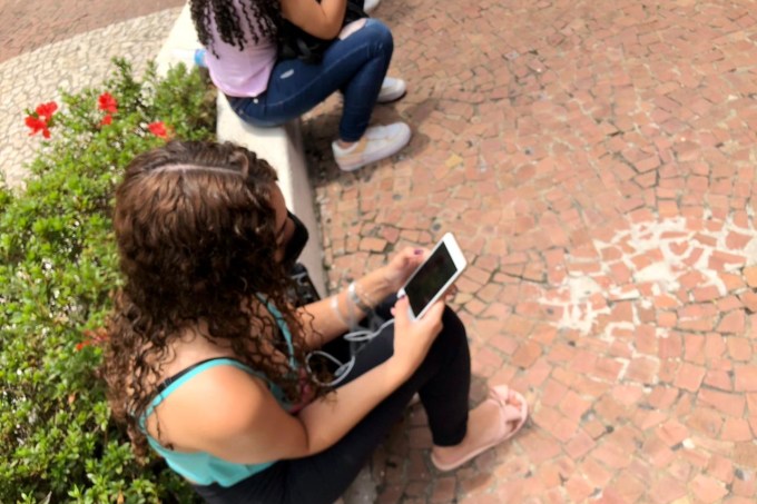 Celular é proibido dentro da sala de prova do Enem