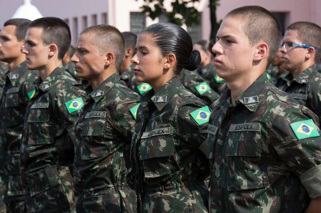 Aumenta a procura pela carreira militar entre os jovens brasileiros