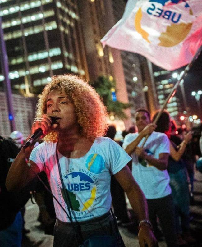 Dandara Pedrita Dandara sofreu transfobia dentro da sala de aula.