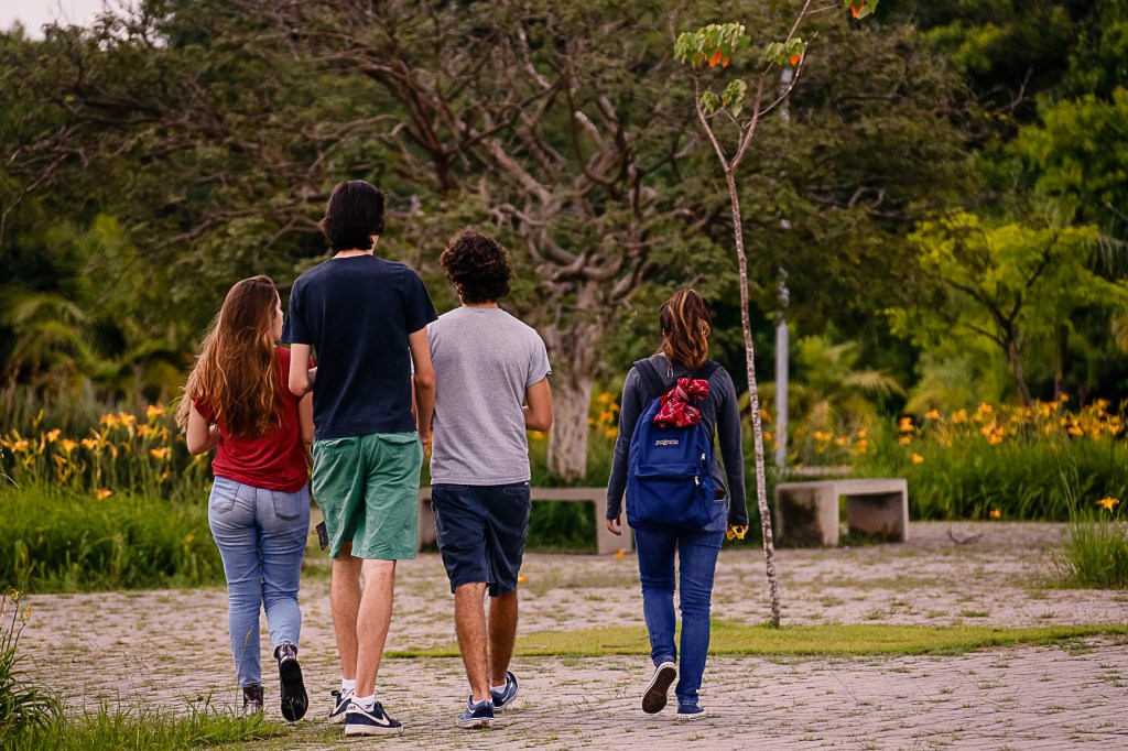 Alunos no campus da Universidade de São Paulo