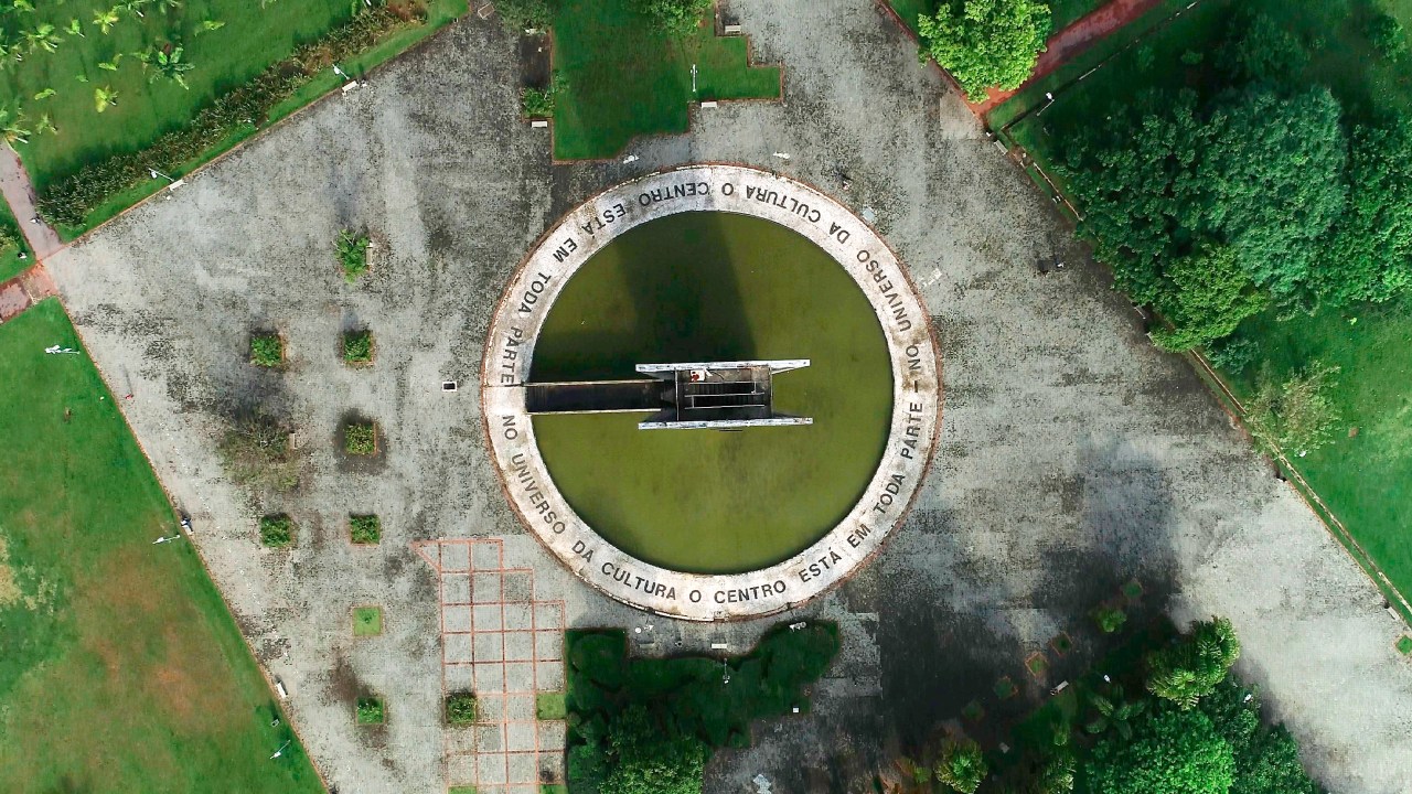 Foto aérea da praça do relógio, na USP