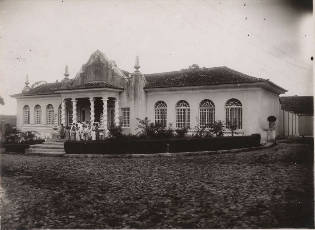 foto de um dos pavilhões do hospital colonia de barbacena em minas gerais