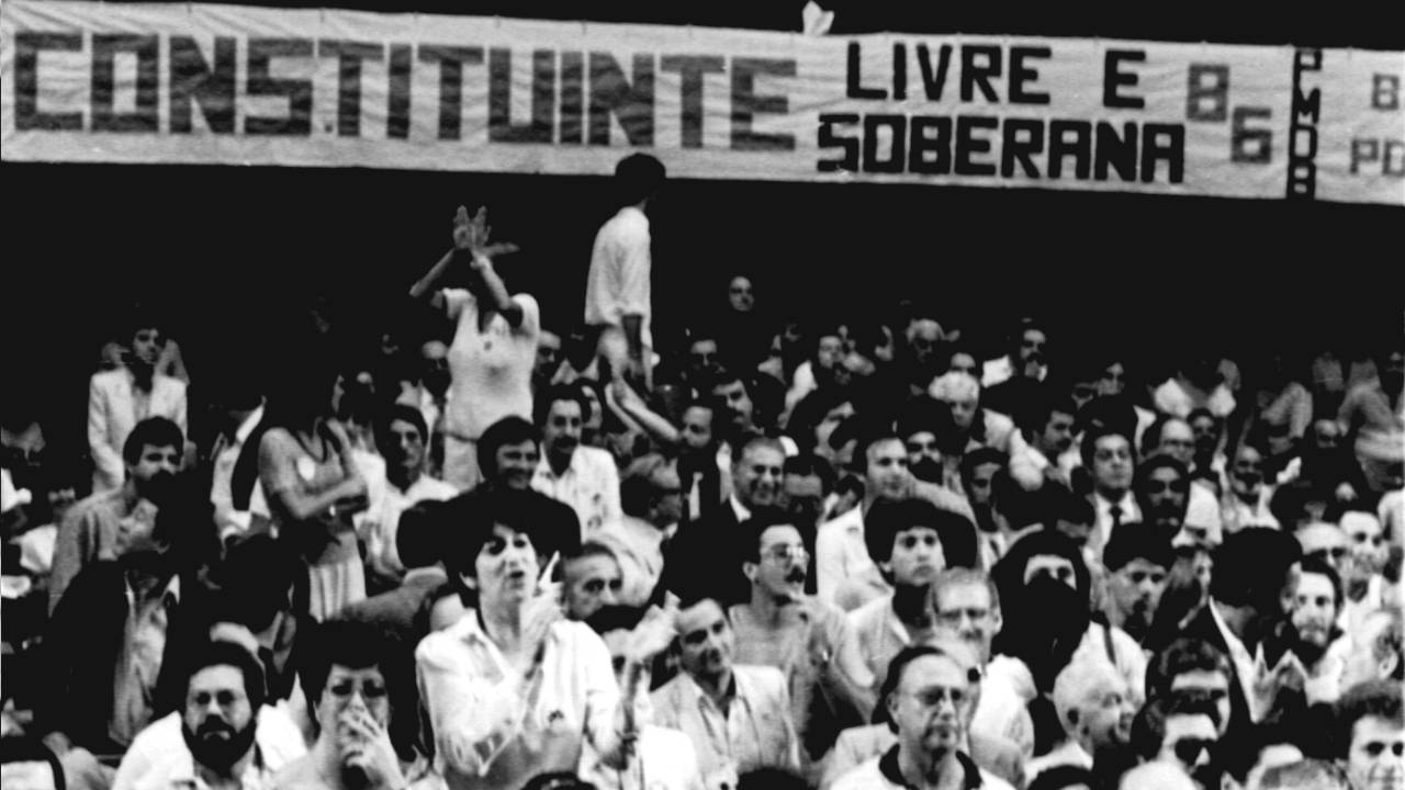 Manifestação do Diretas Já em 24/04/84 no Plenário Da Câmara